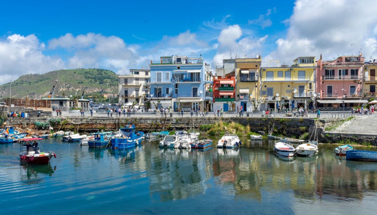 darsena di pozzuoli